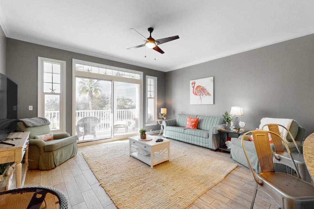 Photo of Livingroom in Upper Grand Lagoon