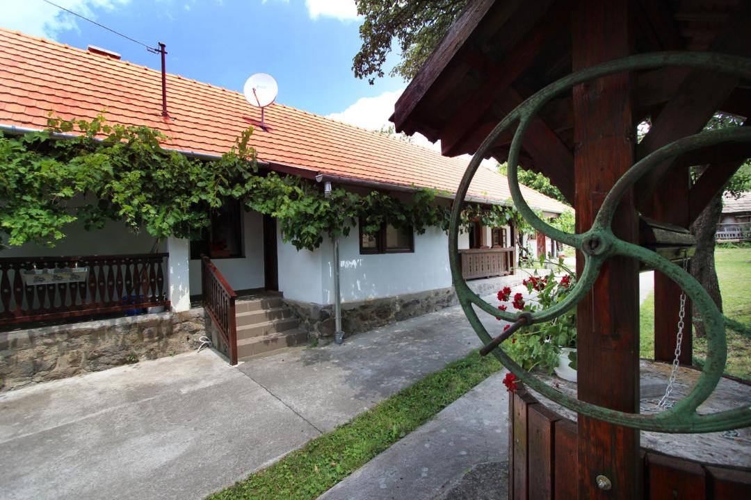 Photo of Others in Felsotold