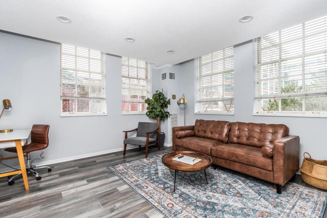 Photo of Livingroom in Thompson Square - Bunker Hill