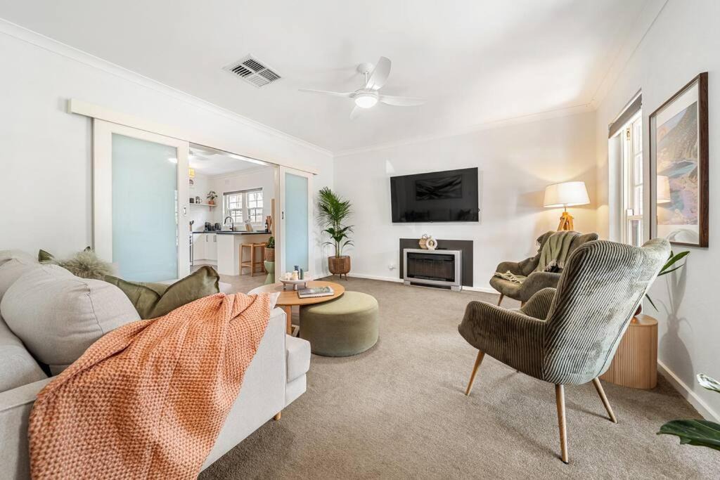 Photo of Livingroom in West Beach