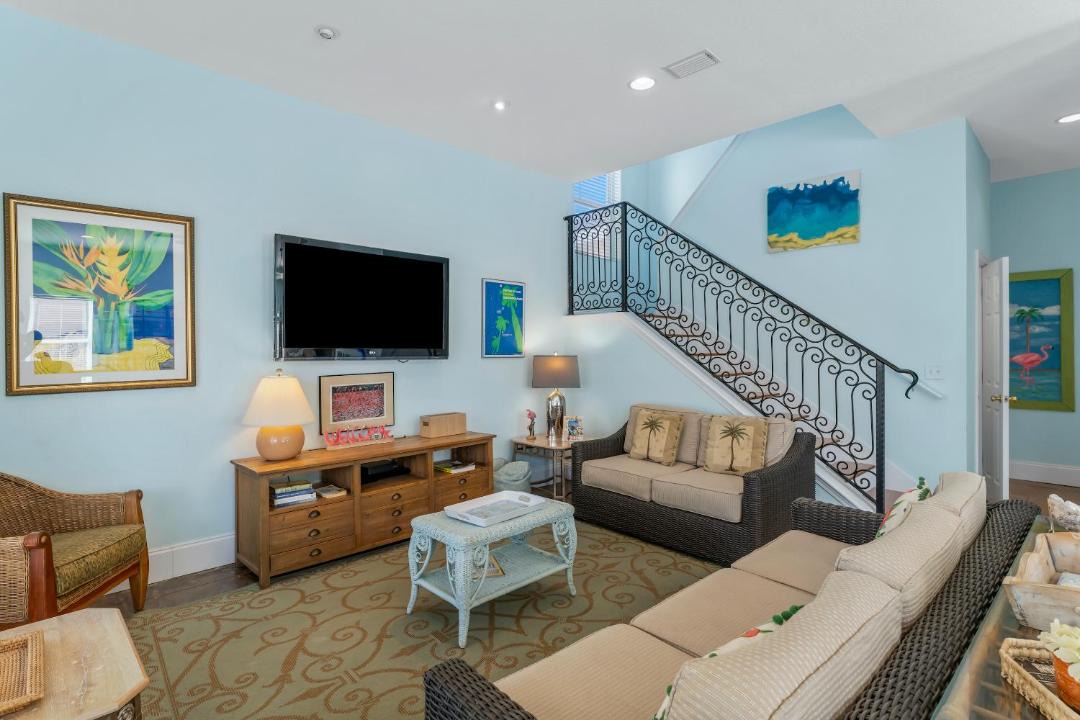 Photo of Others in Avalon Beach Estates