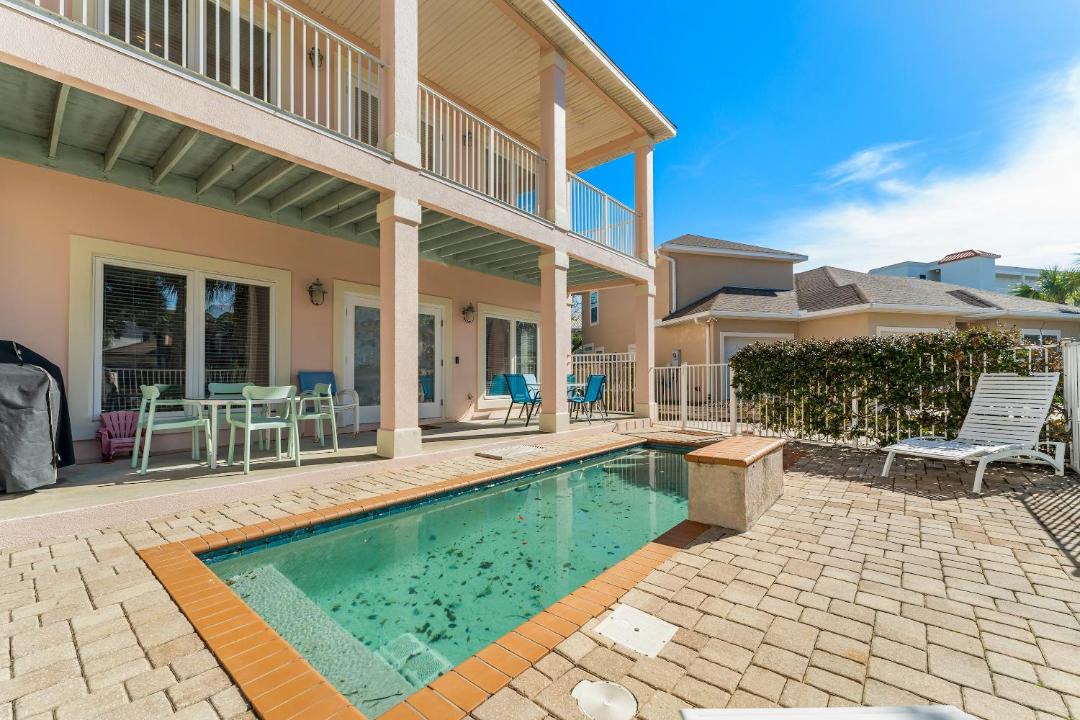 Photo of Others in Avalon Beach Estates
