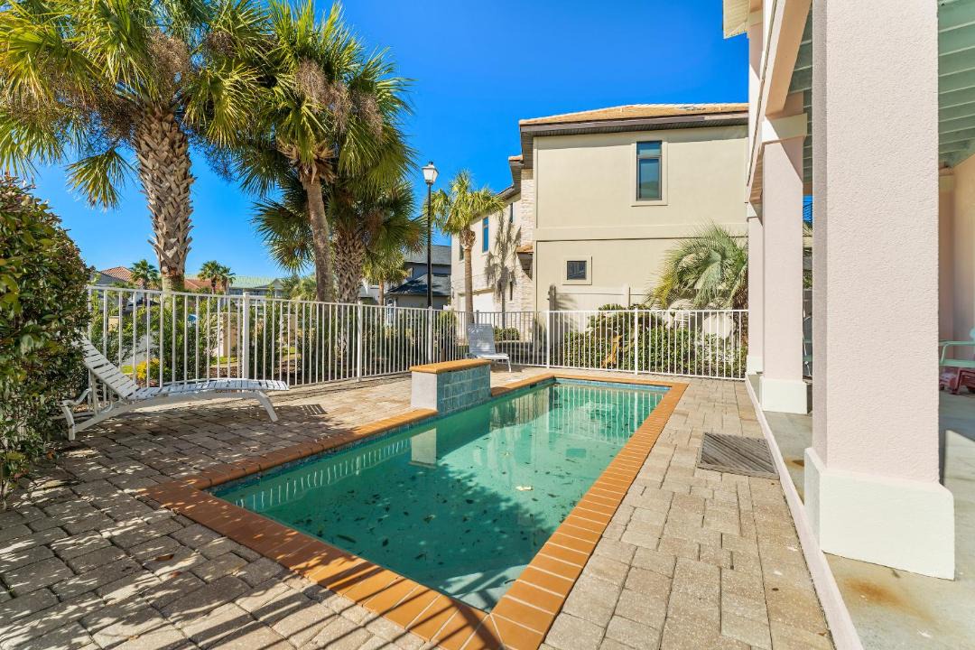 Photo of Others in Avalon Beach Estates