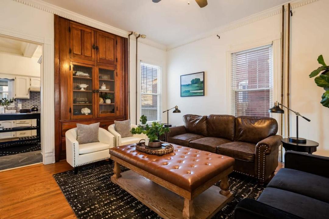 Photo of Livingroom in Jeffersonville