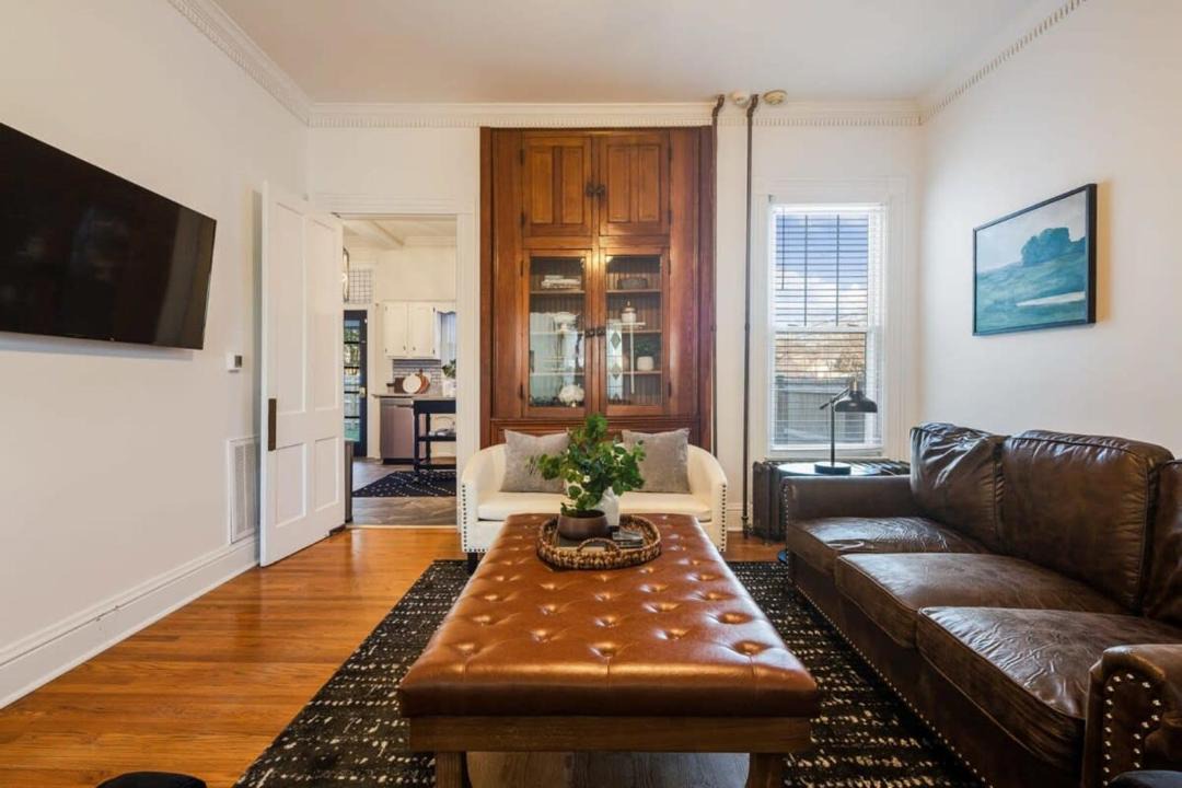 Photo of Livingroom in Jeffersonville