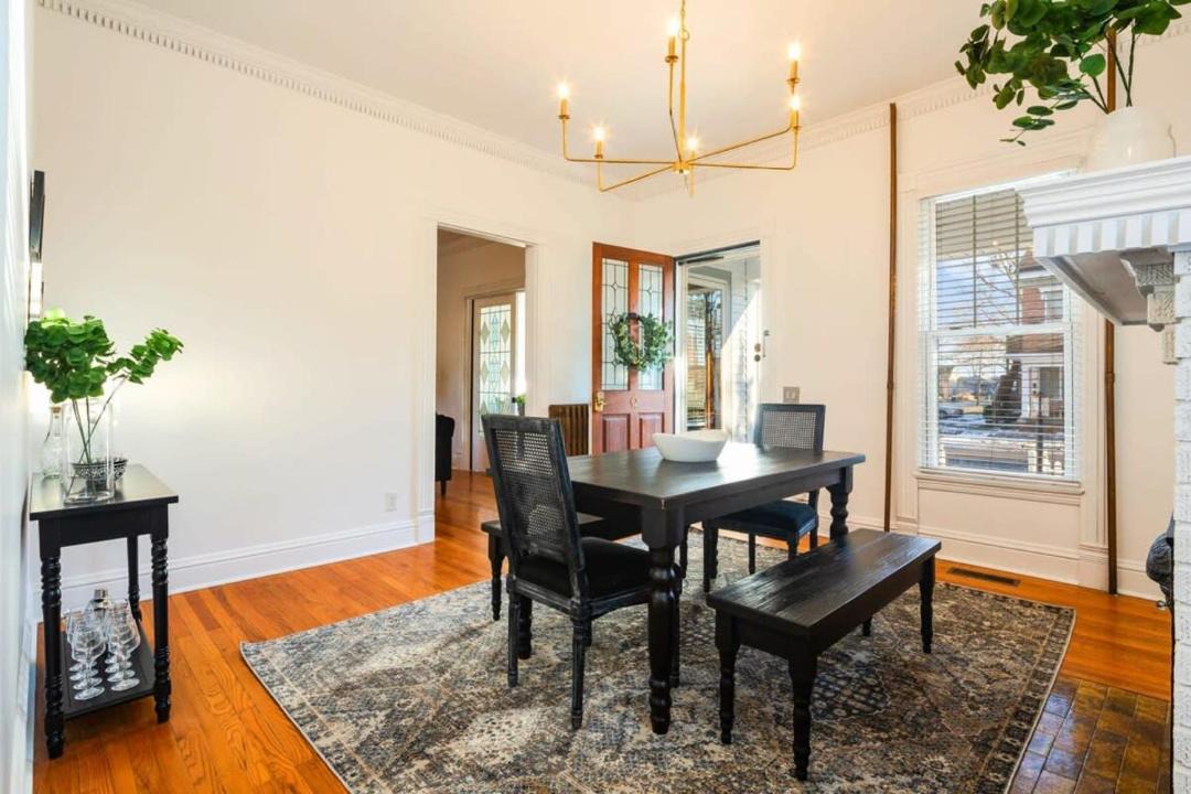 Photo of Livingroom in Jeffersonville