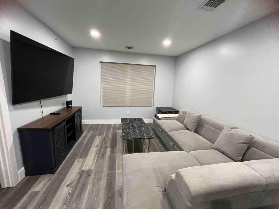 Photo of Livingroom in Paterson
