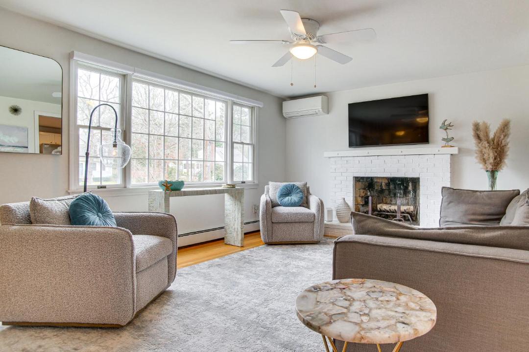 Photo of Livingroom in North Falmouth
