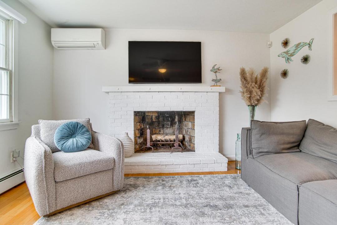 Photo of Livingroom in North Falmouth