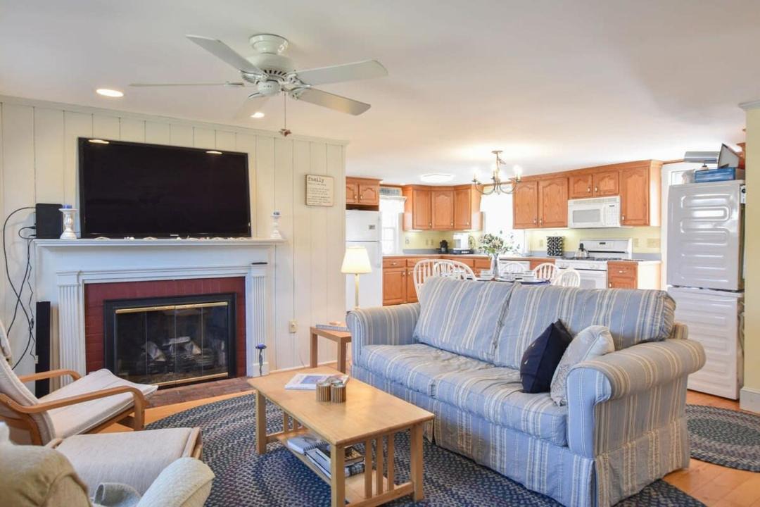 Photo of Livingroom in South Yarmouth