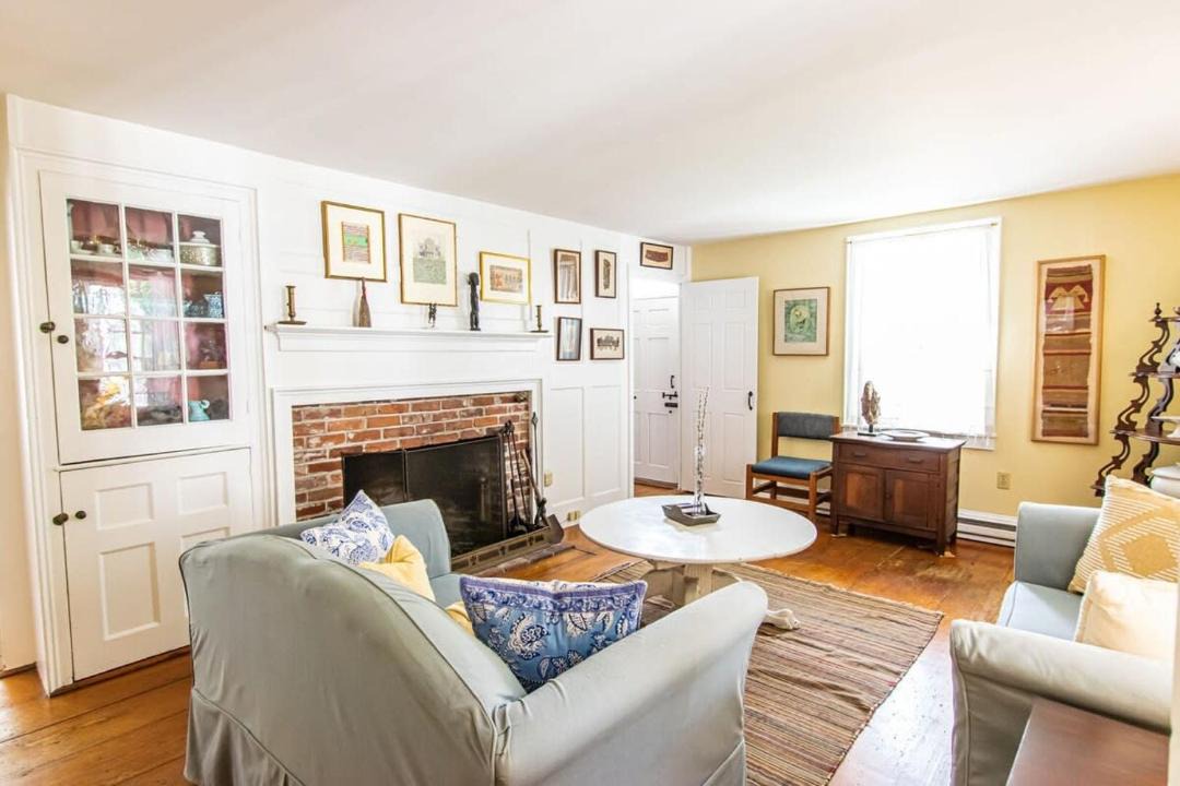 Photo of Livingroom in Truro