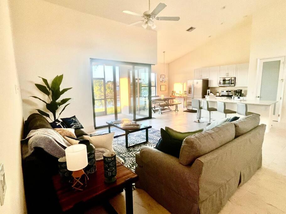 Photo of Livingroom in Burnt Store