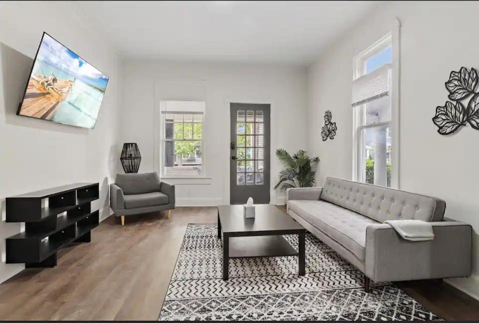 Photo of Livingroom in Herron Morton