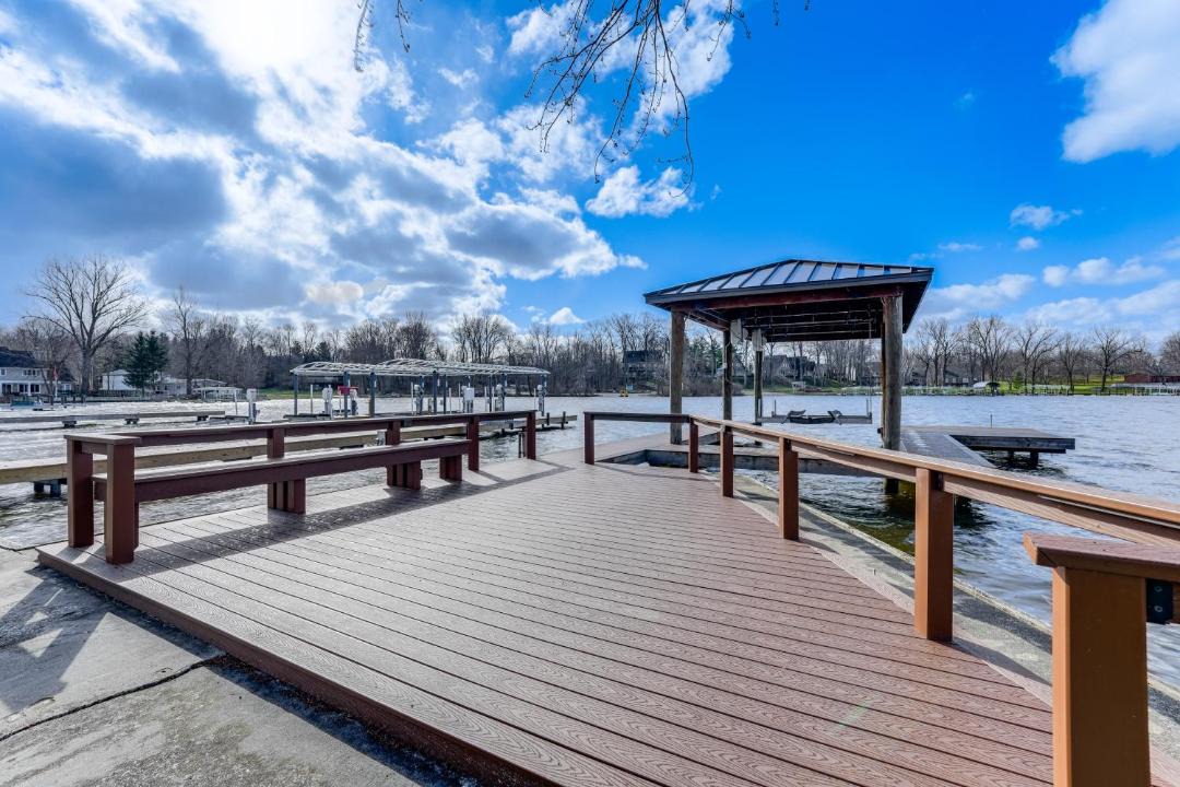 Photo of Patio Balcony in Paw Paw Lake