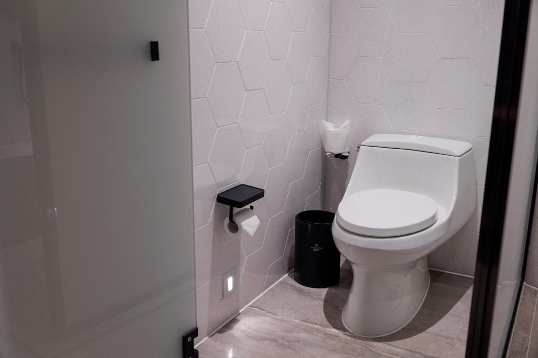 Photo of Bathroom in Dinghu District