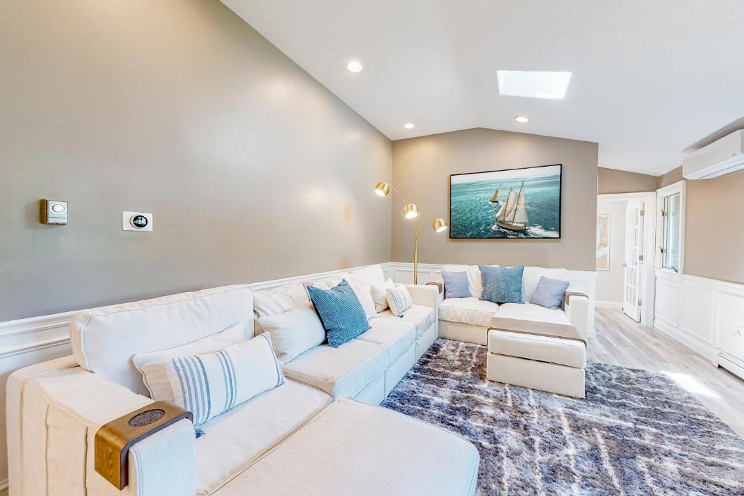 Photo of Livingroom in Monument Beach