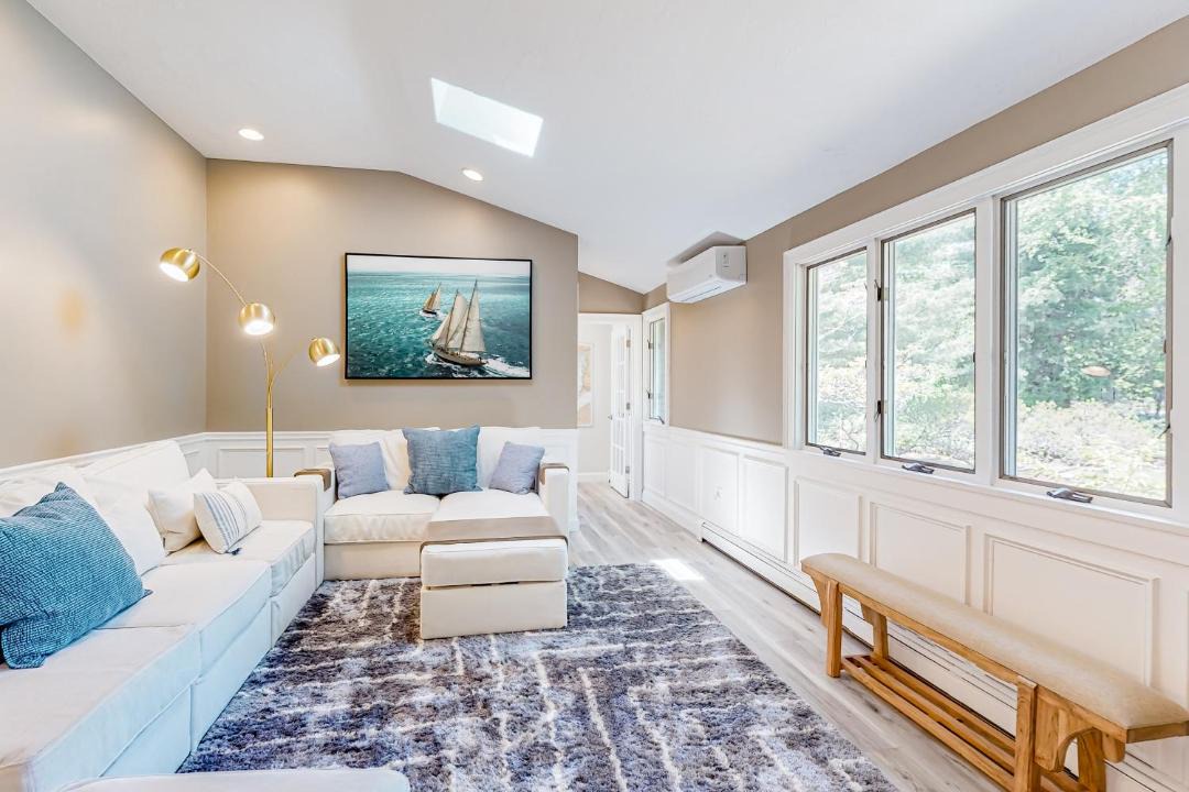 Photo of Livingroom in Monument Beach