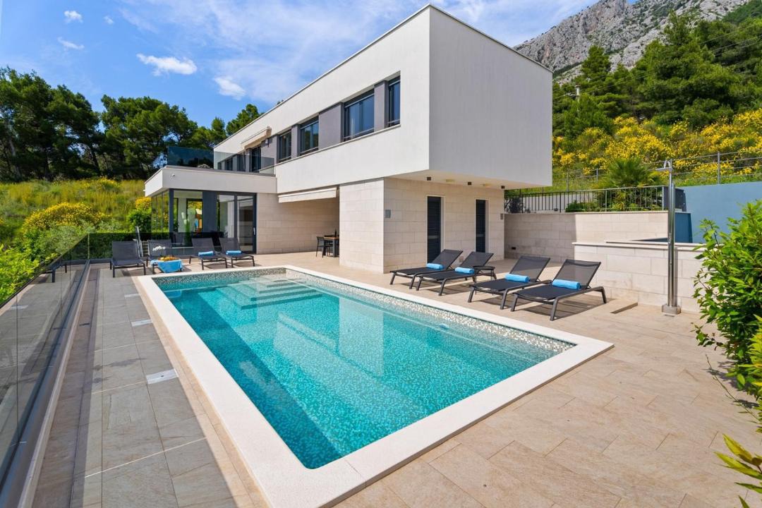 Photo of Others in Omis