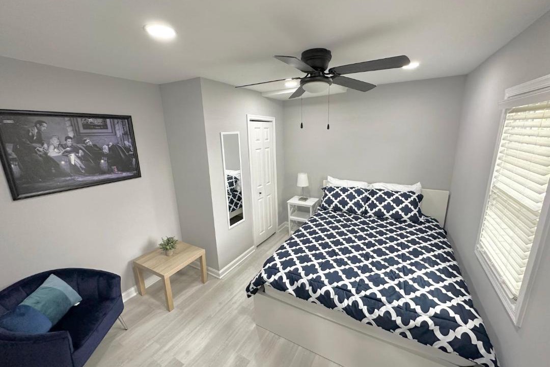 Photo of Bedroom in Issue