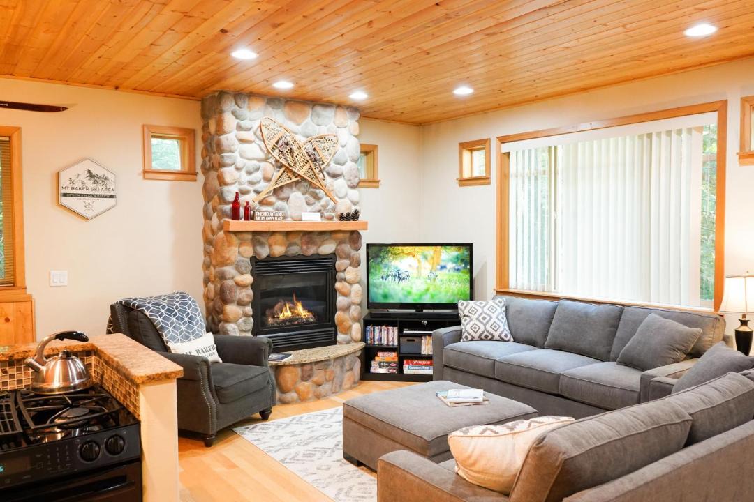 Photo of Livingroom in Glacier