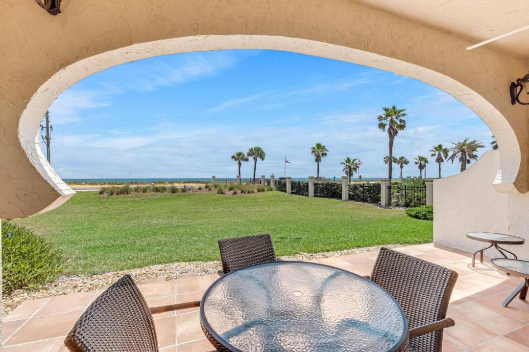 Photo of Patio Balcony in Beverly Beach
