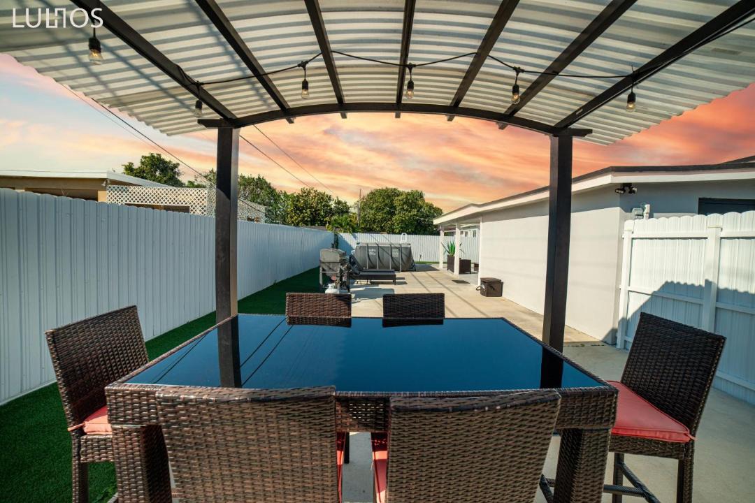 Photo of Patio Balcony in Coral Terrace