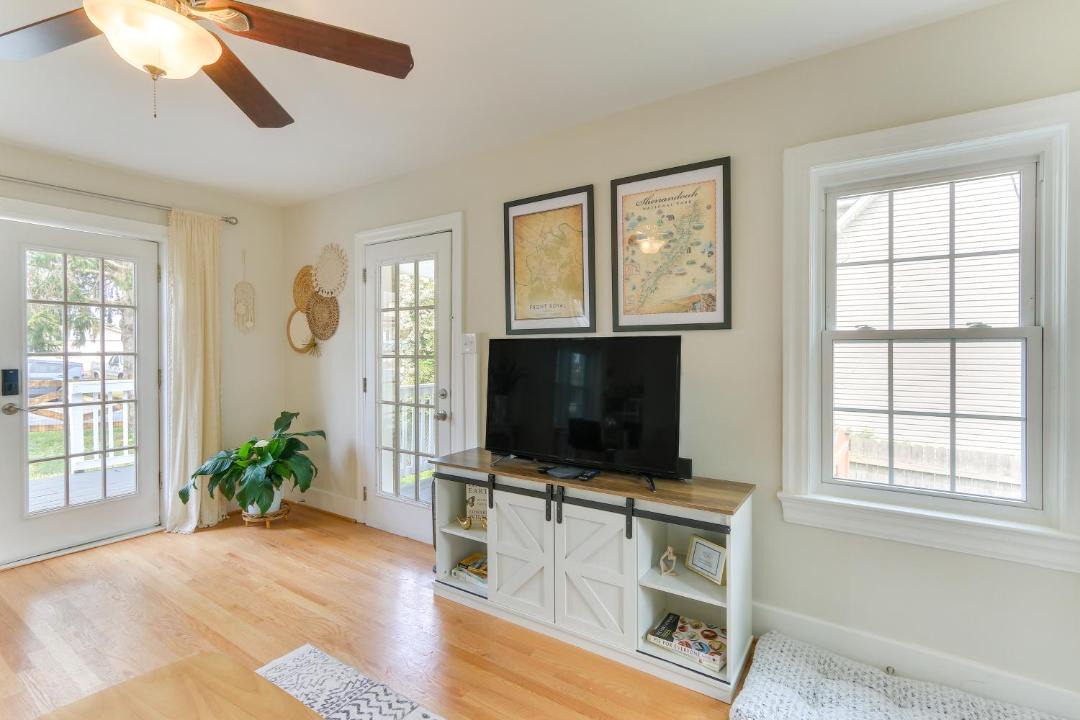 Photo of Livingroom in Front Royal