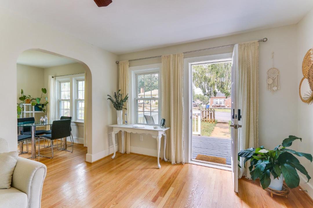 Photo of Livingroom in Front Royal