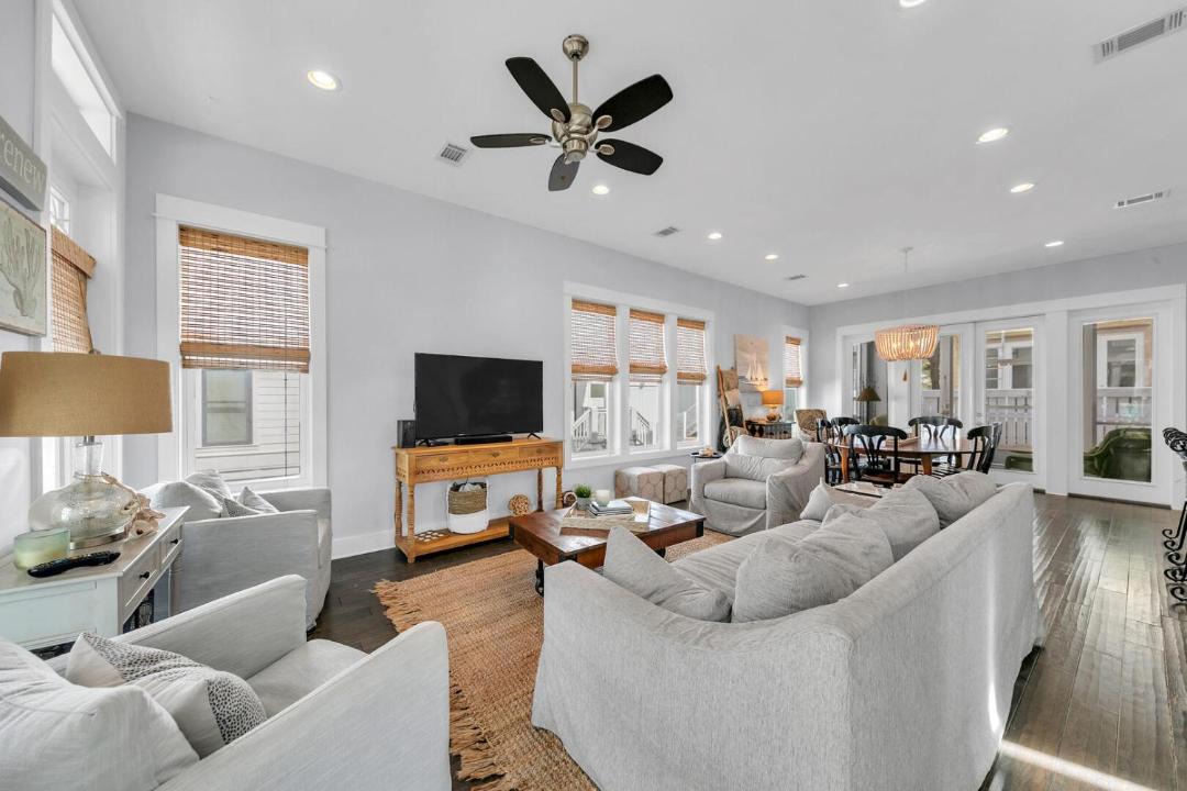 Photo of Livingroom in Greenway Park
