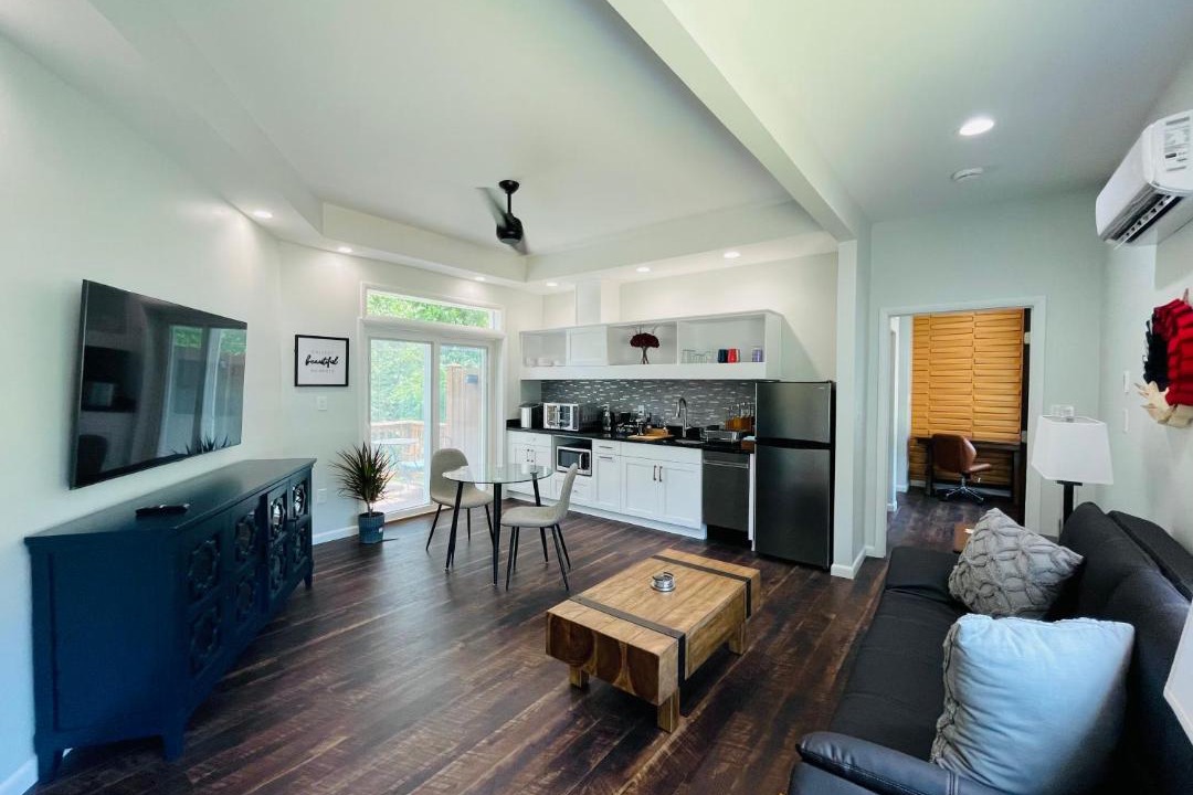 Photo of Livingroom in Charlottesville