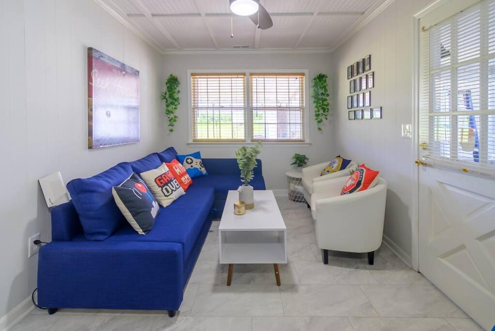 Photo of Livingroom in Surry