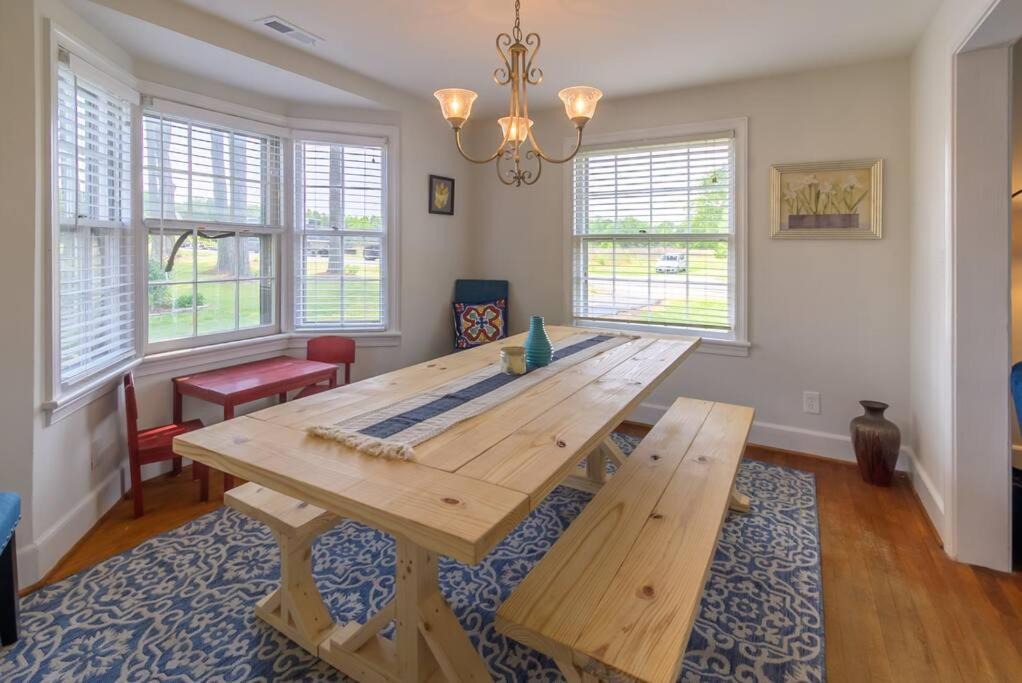 Photo of Livingroom in Surry