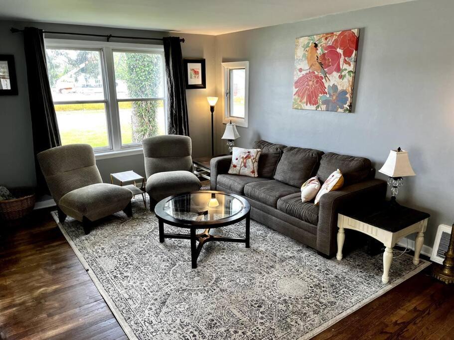 Photo of Livingroom in Wheeler