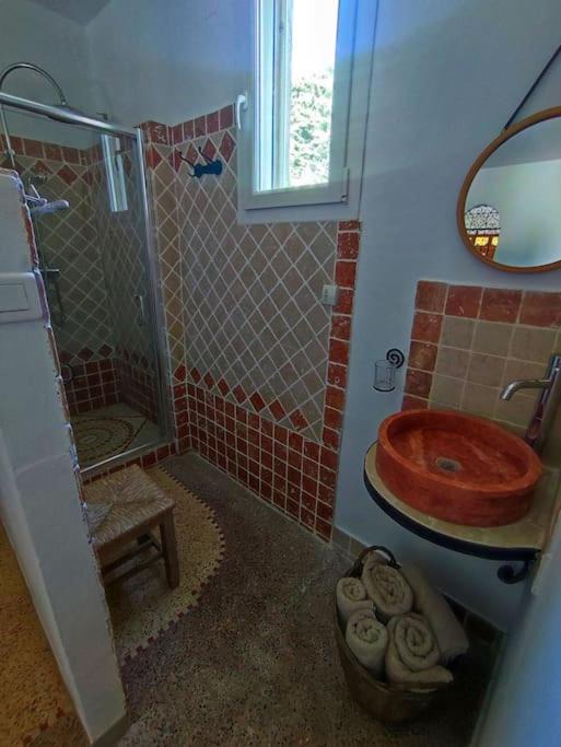 Photo of Bathroom in Bedarrides