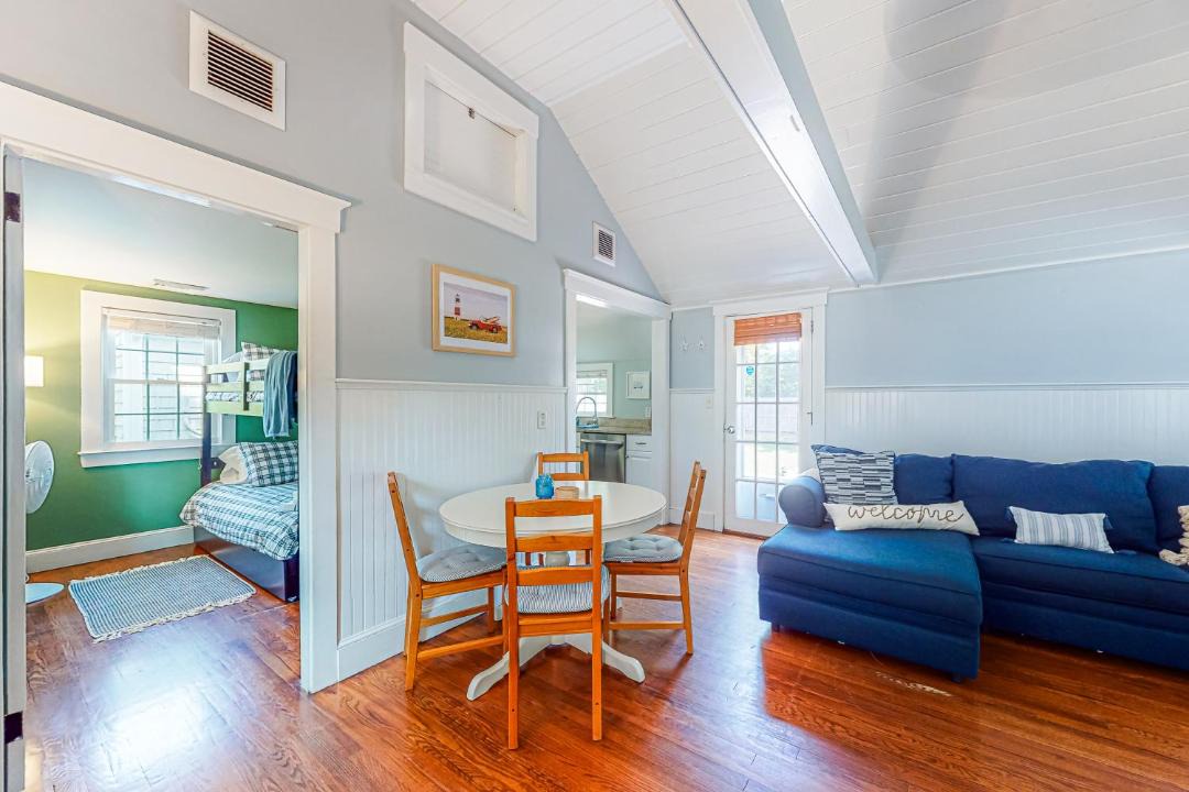 Photo of Livingroom in West Yarmouth