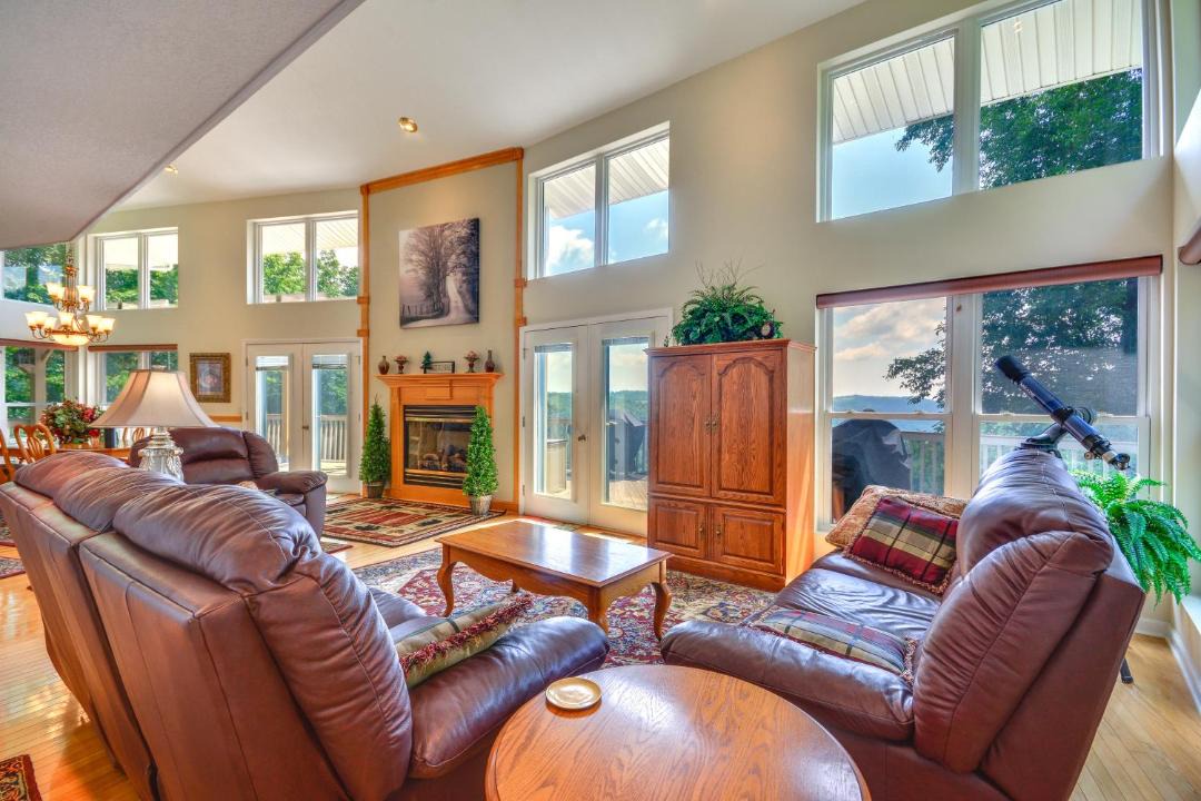 Photo of Livingroom in Dan River