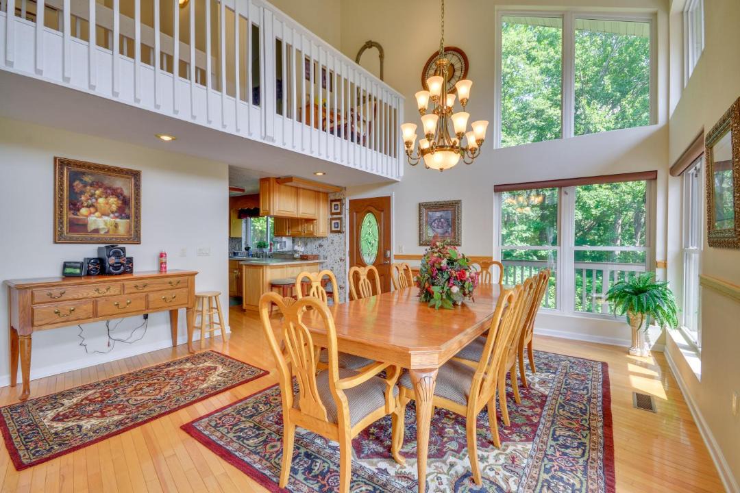 Photo of Livingroom in Dan River