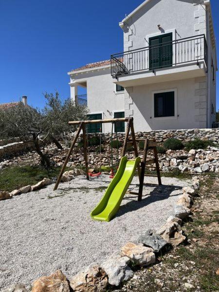 Photo of Buildings in Pucisca
