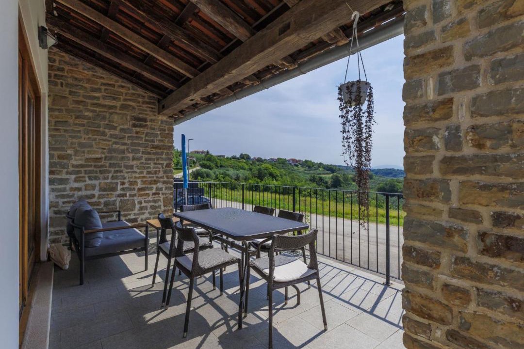 Photo of Patio Balcony in Baredine