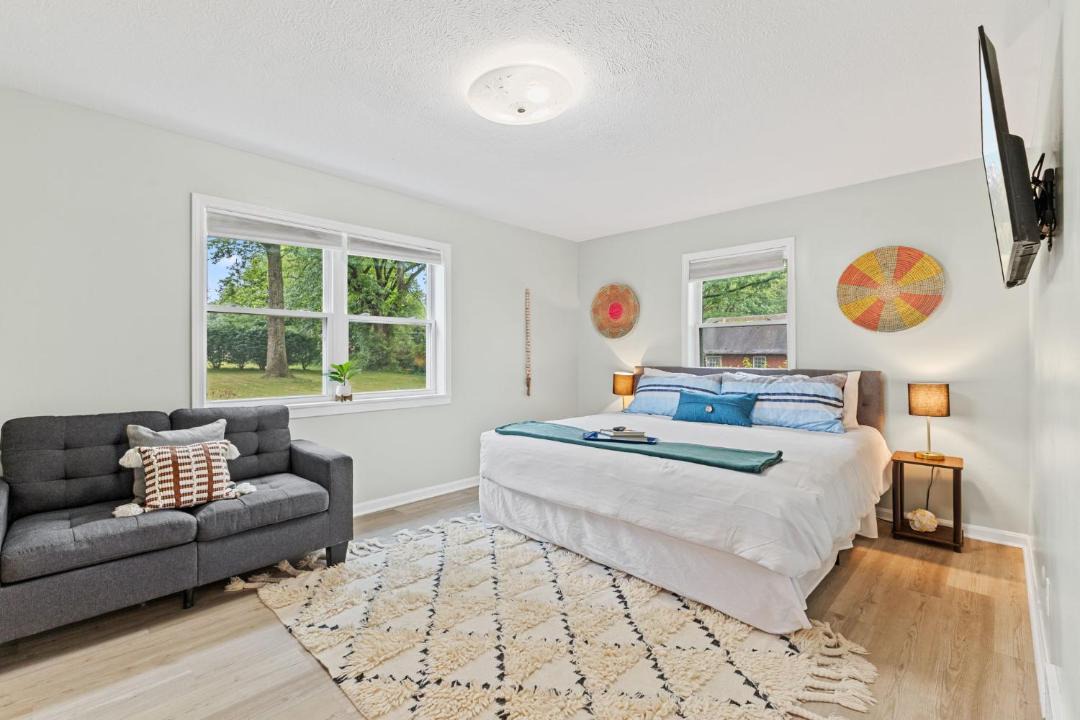 Photo of Livingroom in Jeffersonville - Clarksville