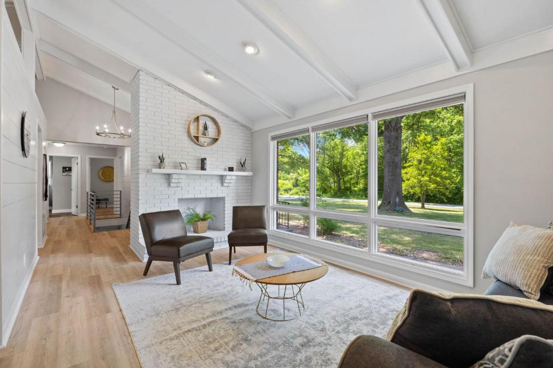 Photo of Livingroom in Jeffersonville - Clarksville