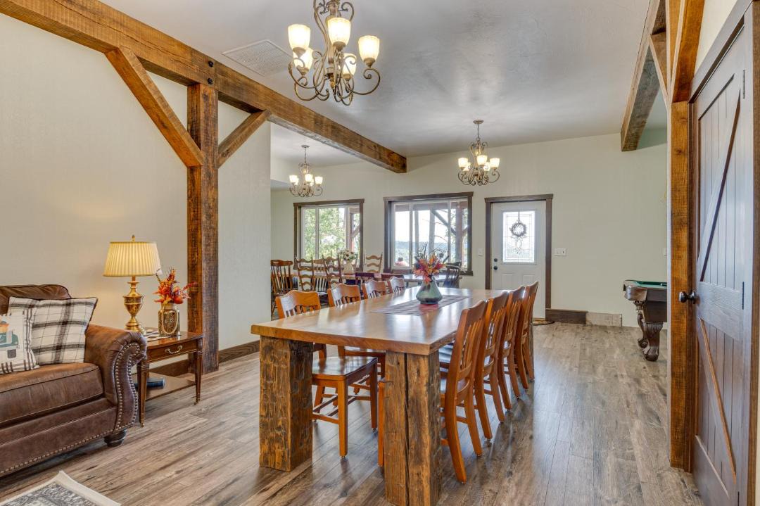 Photo of Livingroom in Huron