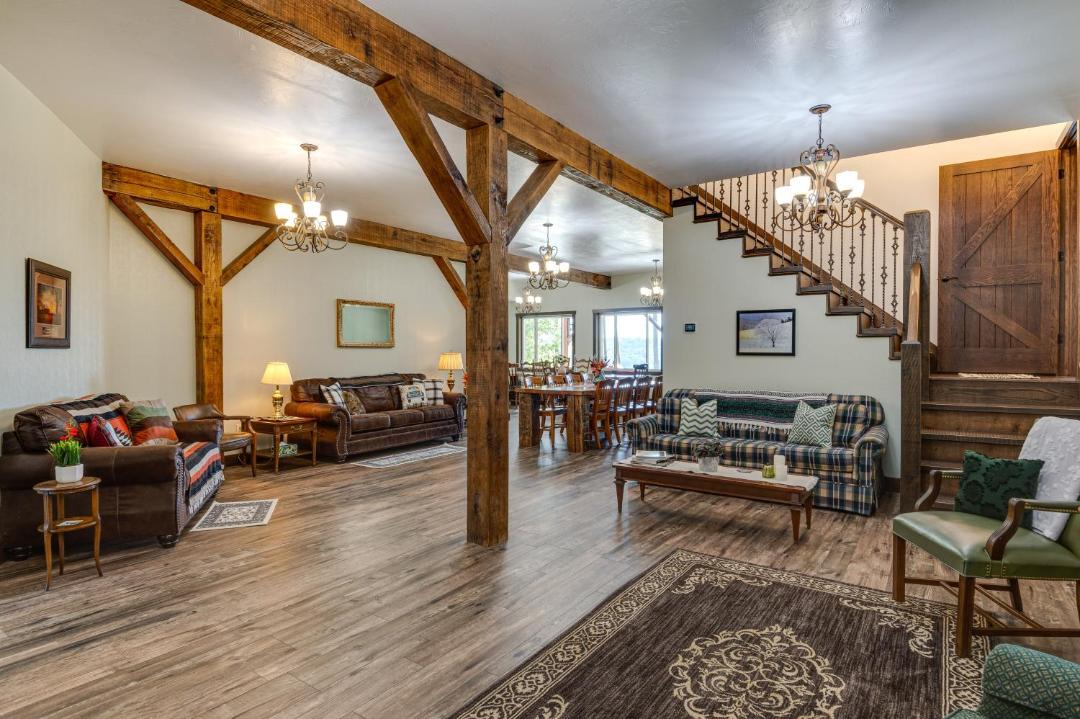Photo of Livingroom in Huron