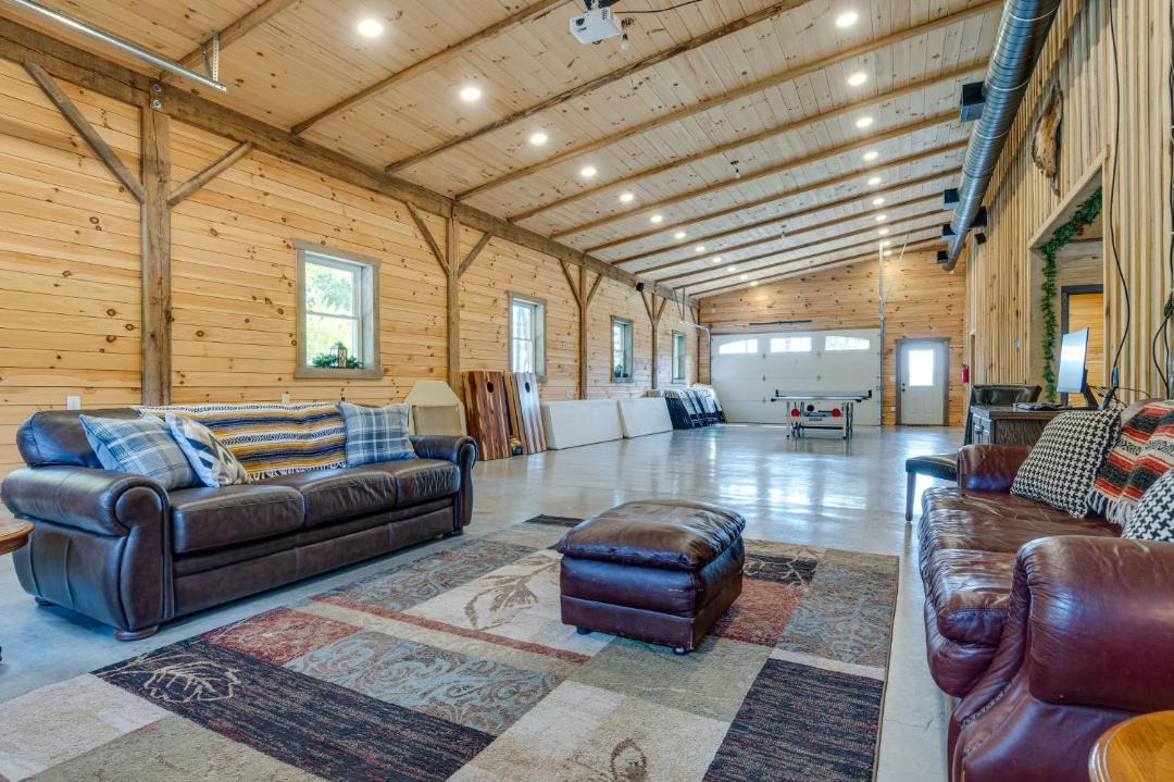 Photo of Livingroom in Huron