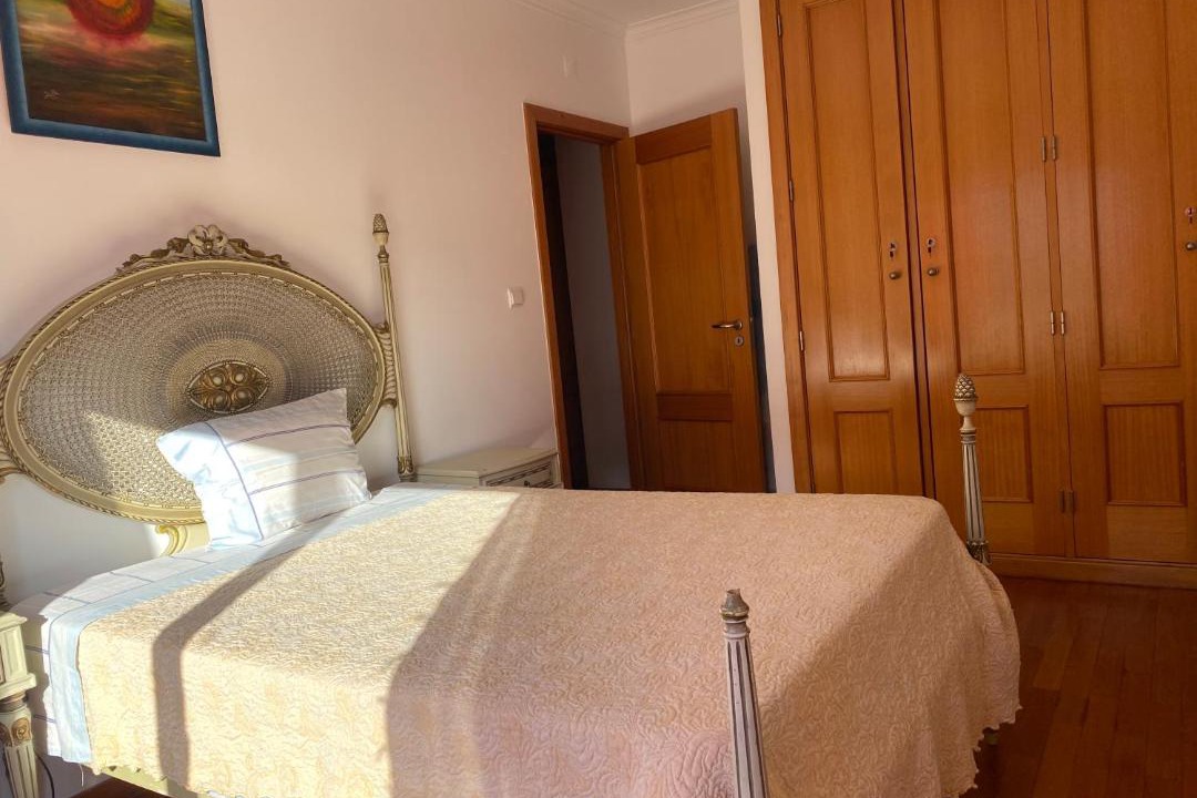 Photo of Bedroom in Alges