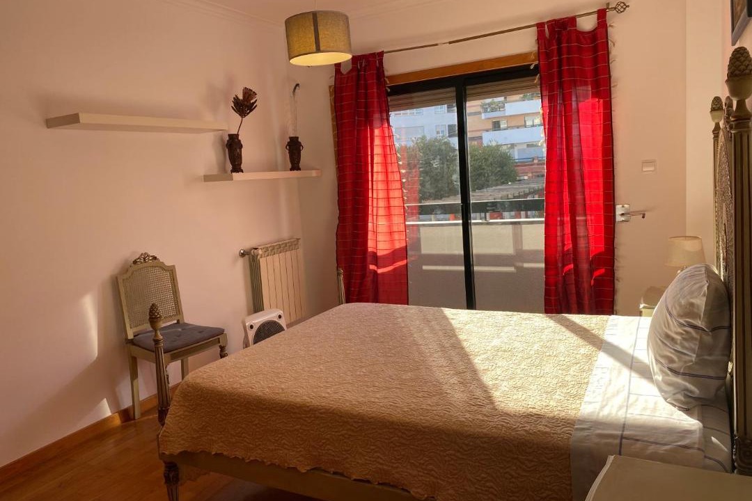 Photo of Bedroom in Alges