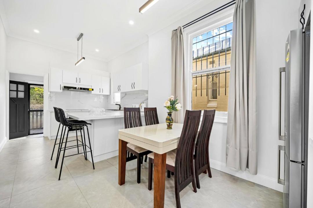 Photo of Livingroom in Glebe