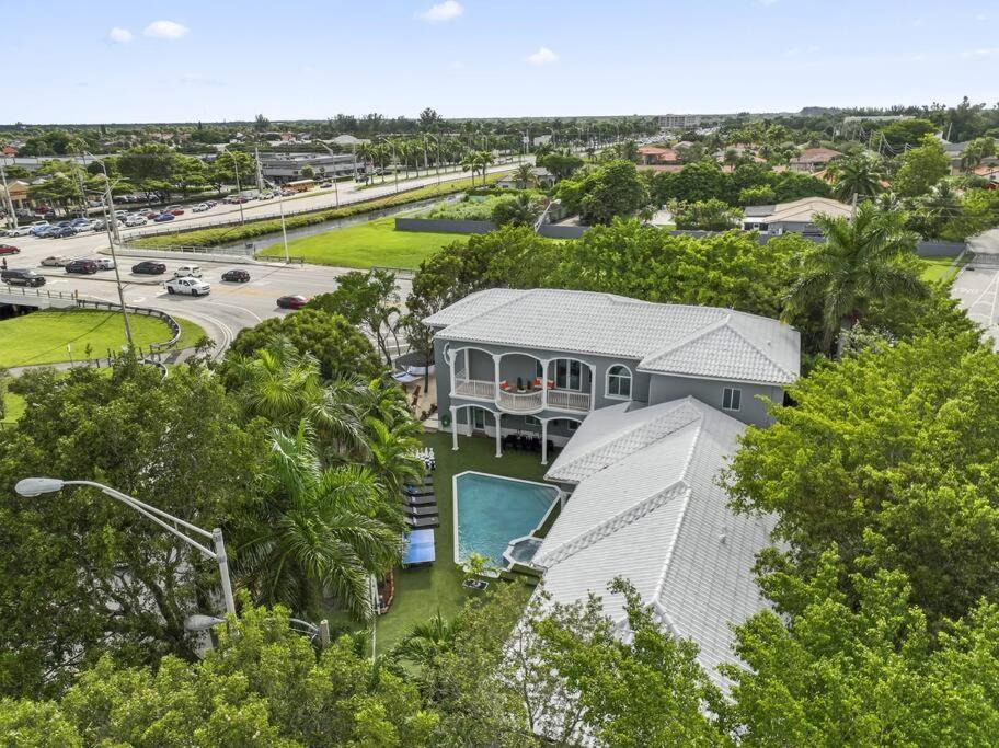 Photo of Buildings in Tamiami