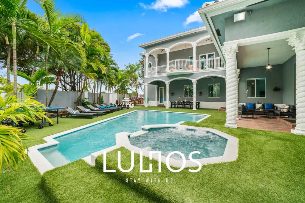 Photo of Outdoor in Tamiami