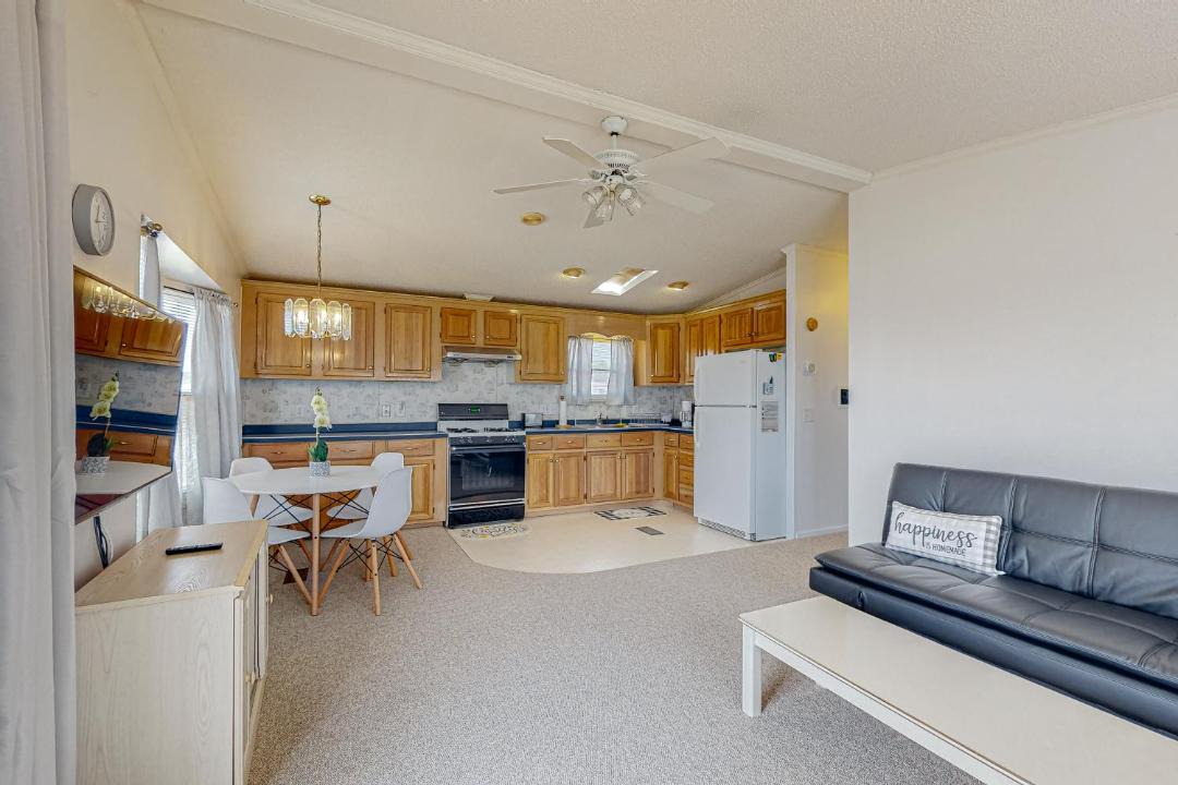 Photo of Livingroom in Assateague Pointe